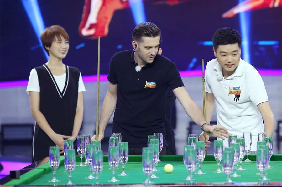 逼迫哈兰德 逼迫哈兰德